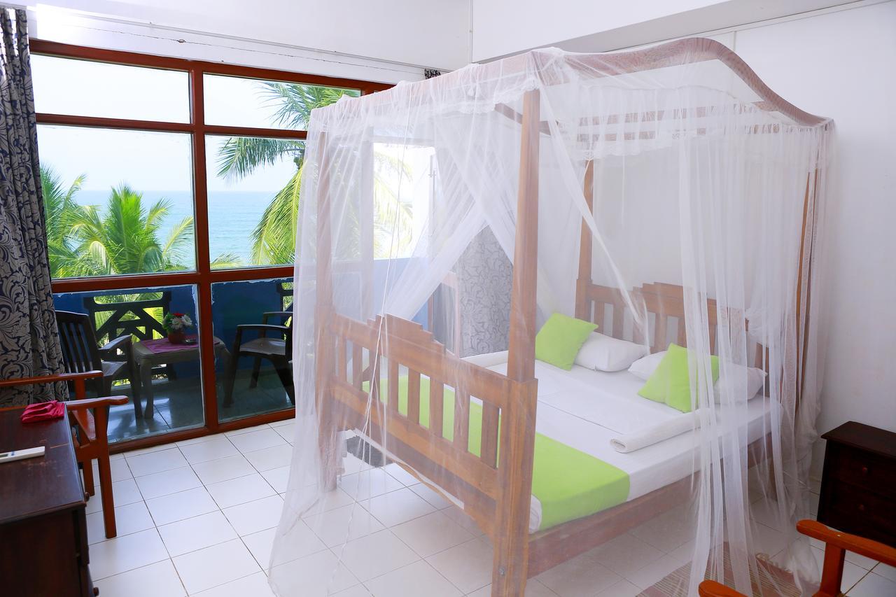 Southern Star Hotel Bentota Bagian luar foto