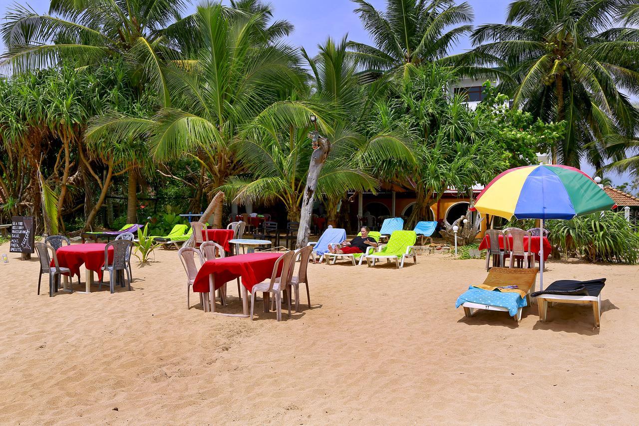 Southern Star Hotel Bentota Bagian luar foto