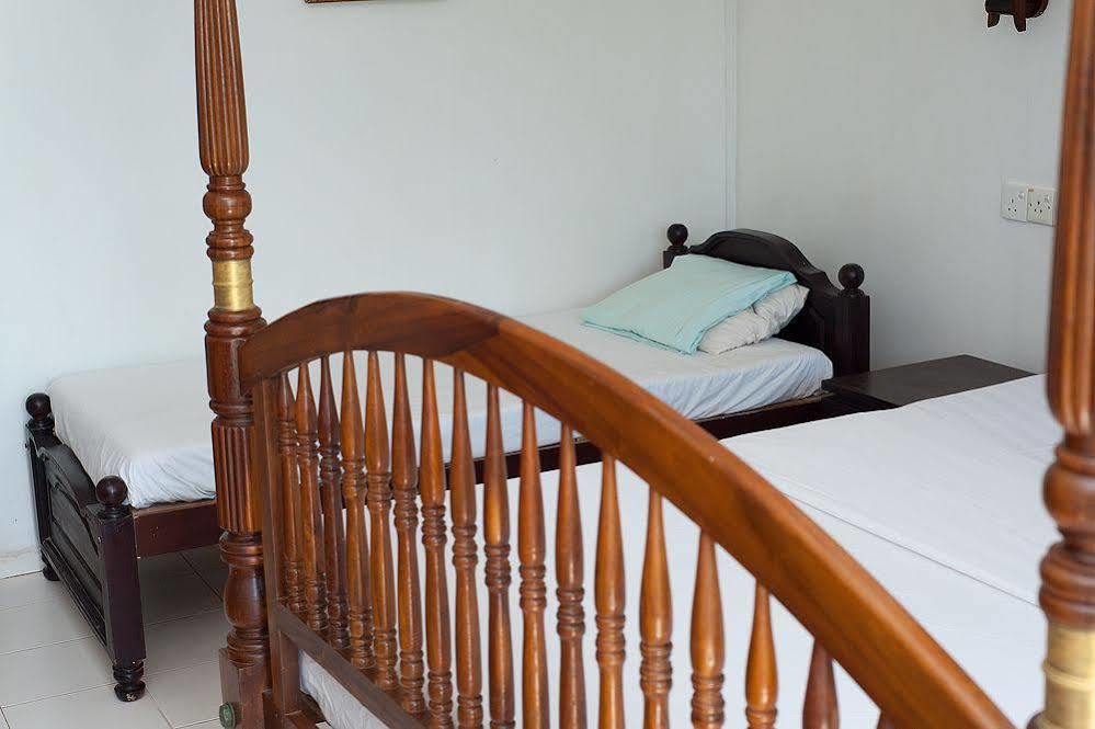 Southern Star Hotel Bentota Bagian luar foto