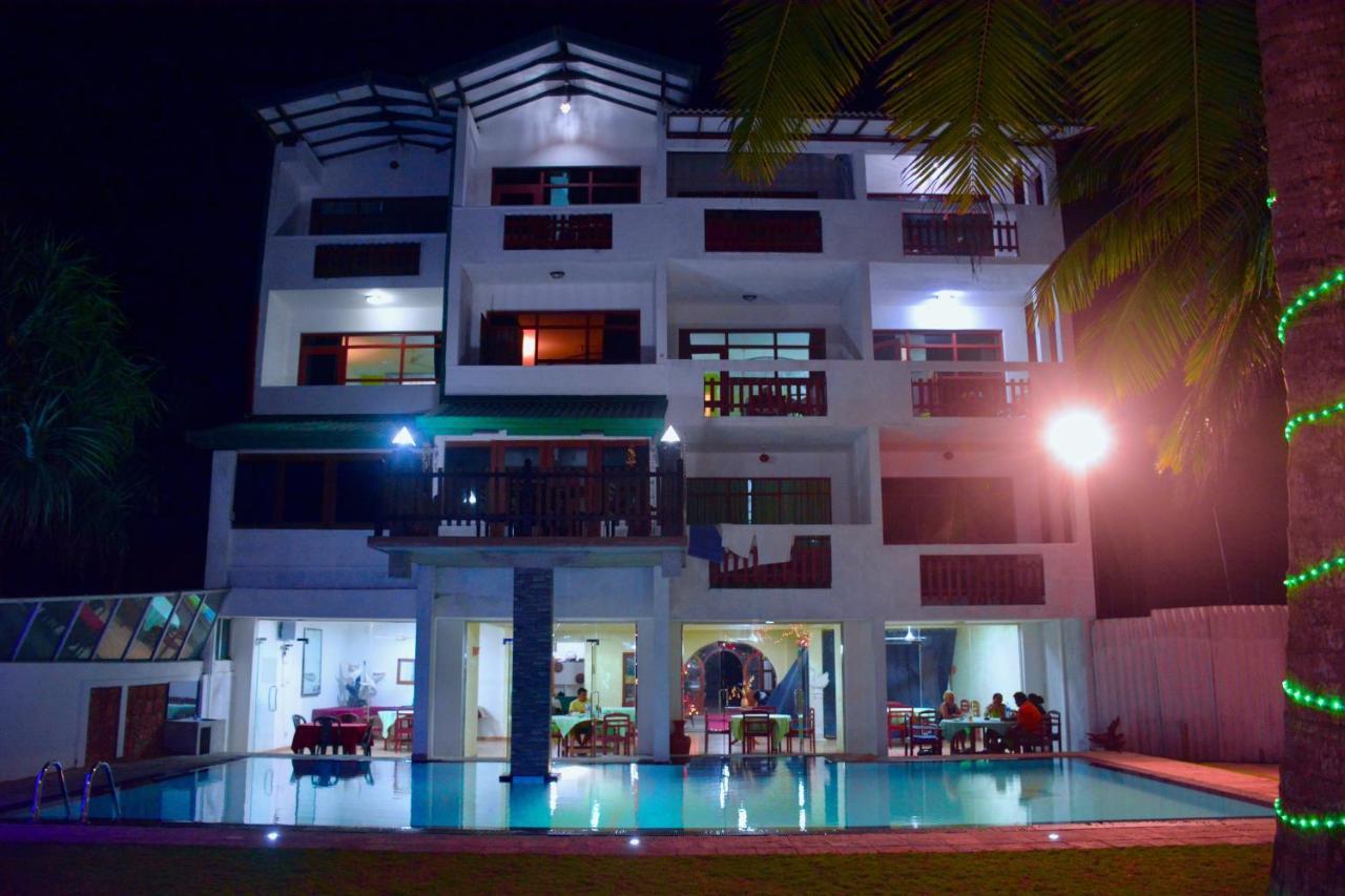 Southern Star Hotel Bentota Bagian luar foto