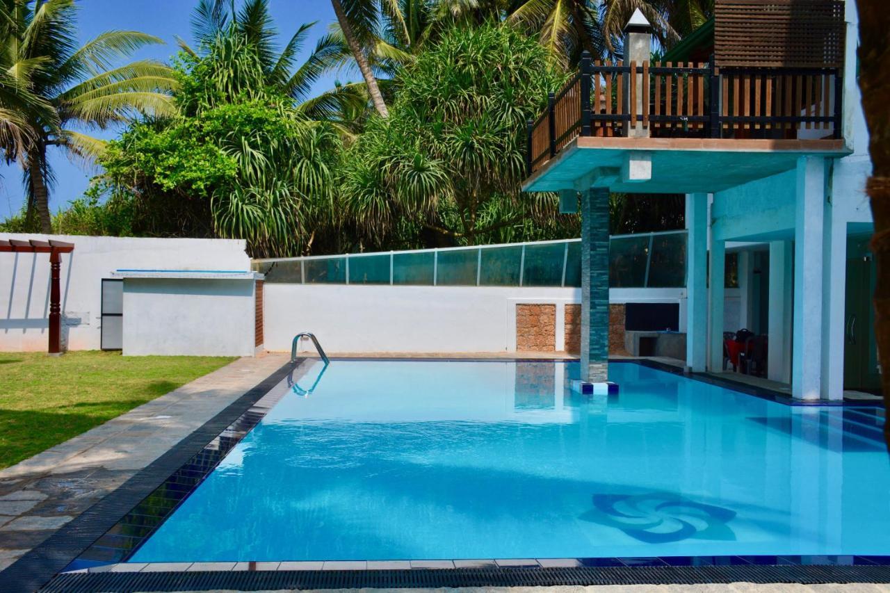 Southern Star Hotel Bentota Bagian luar foto