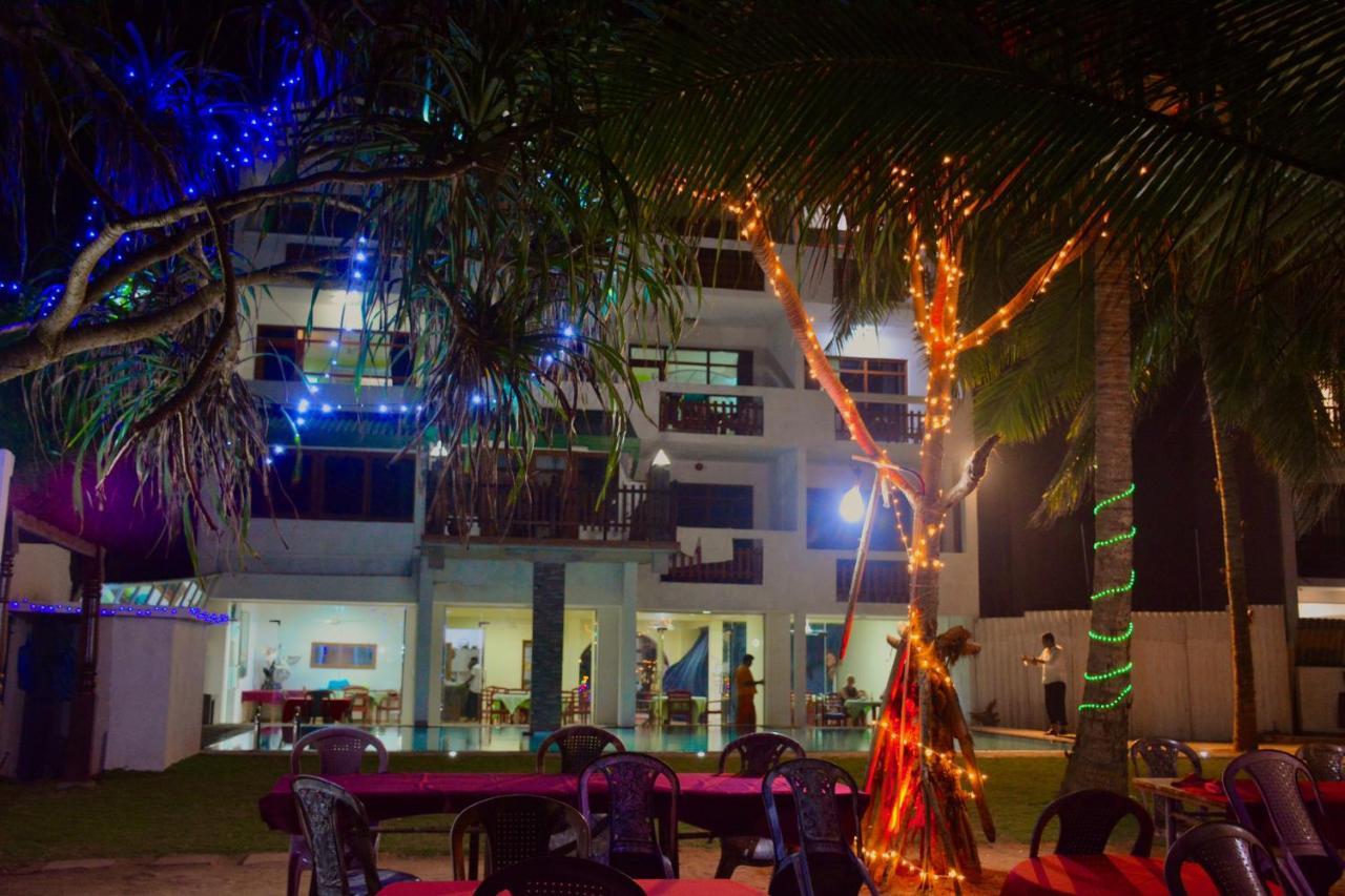 Southern Star Hotel Bentota Bagian luar foto
